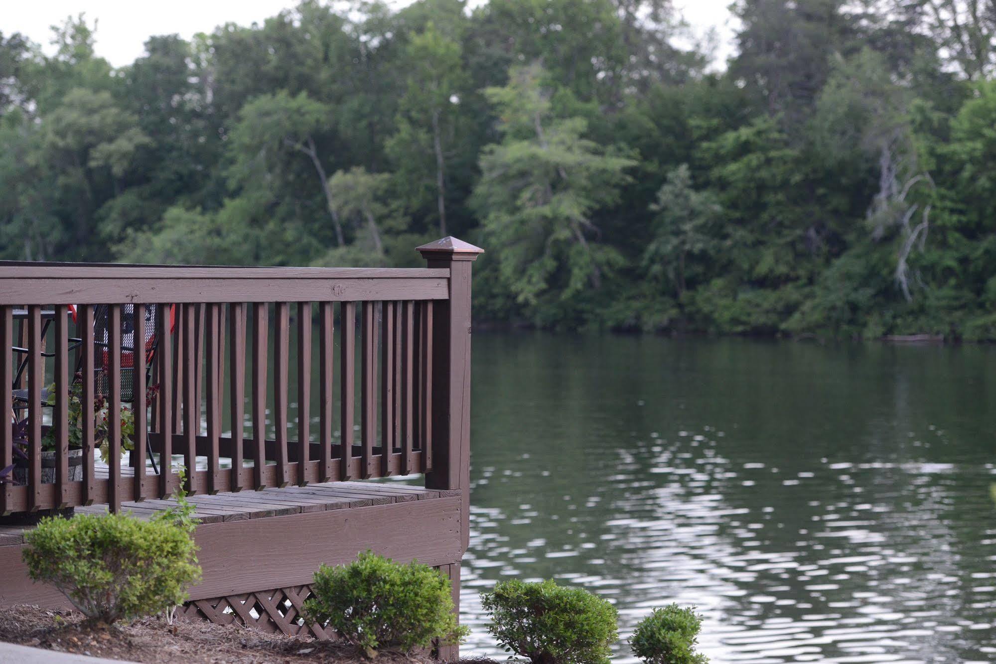 Blue Water Resort Dayton Exterior photo